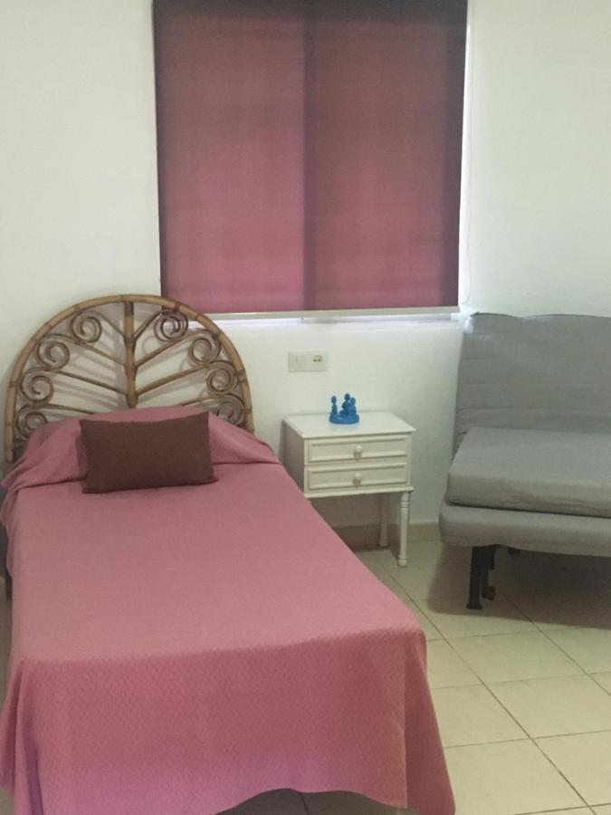 2 Bedroom Jardines Canarios Cristianos Tenerife Appartement